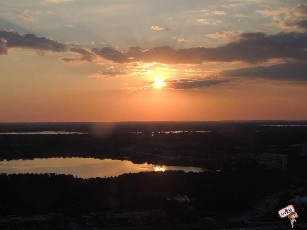 O por do sol do alto da roda gigante