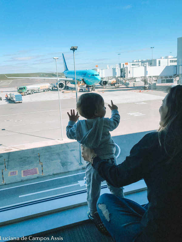 viajar de avião com bebês, seguro viagem para bebês