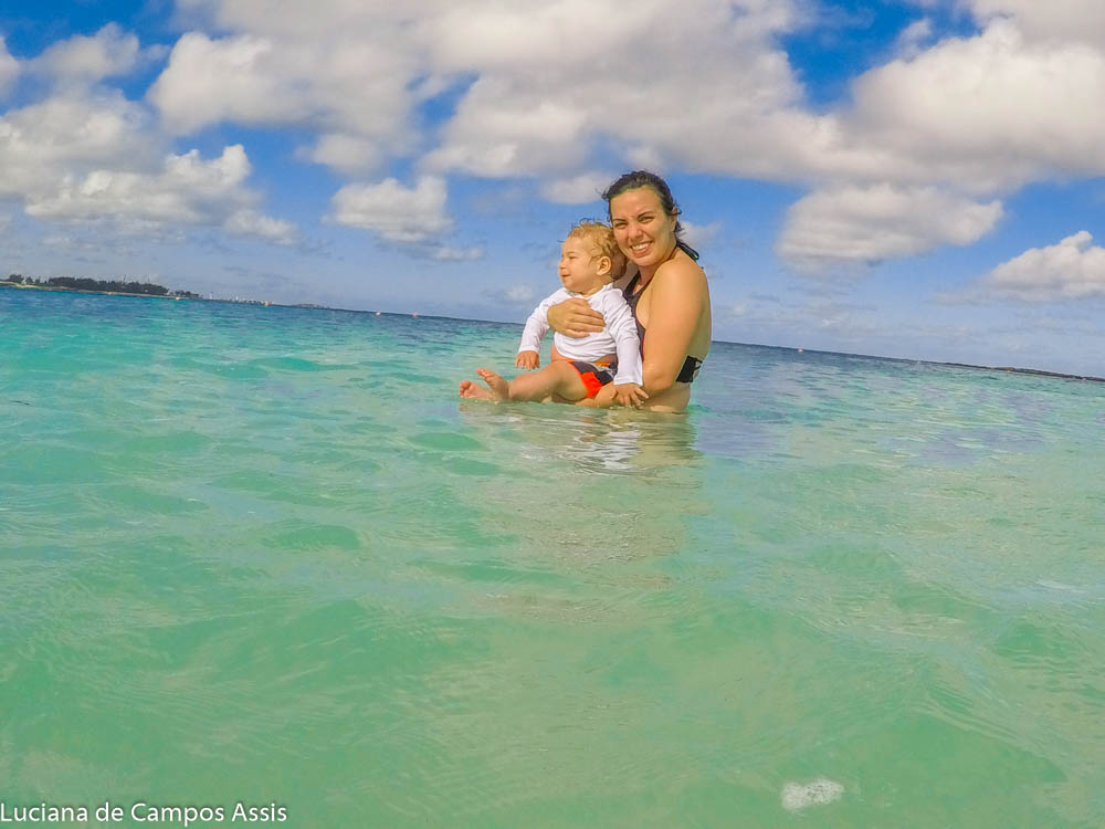 mamãe viajar sozinha