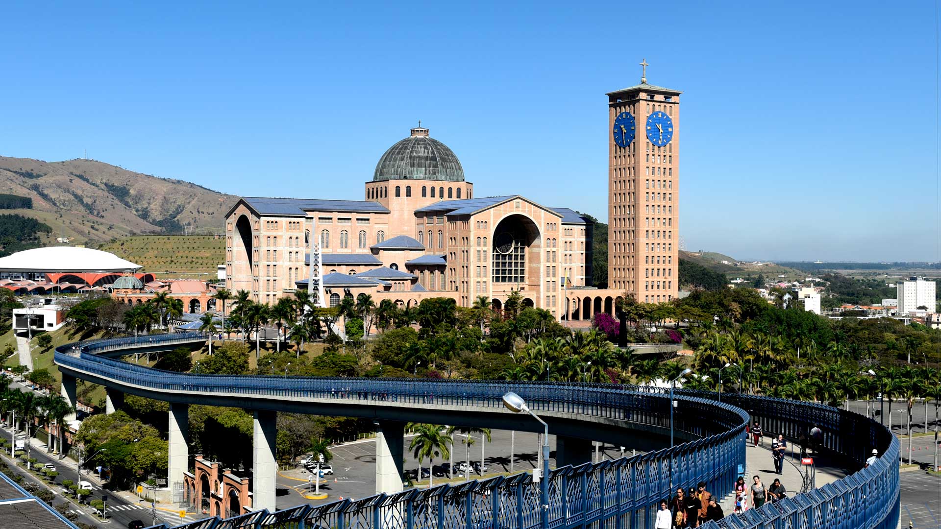 Santuário da cidade de Aparecida foto de Thiago Leon